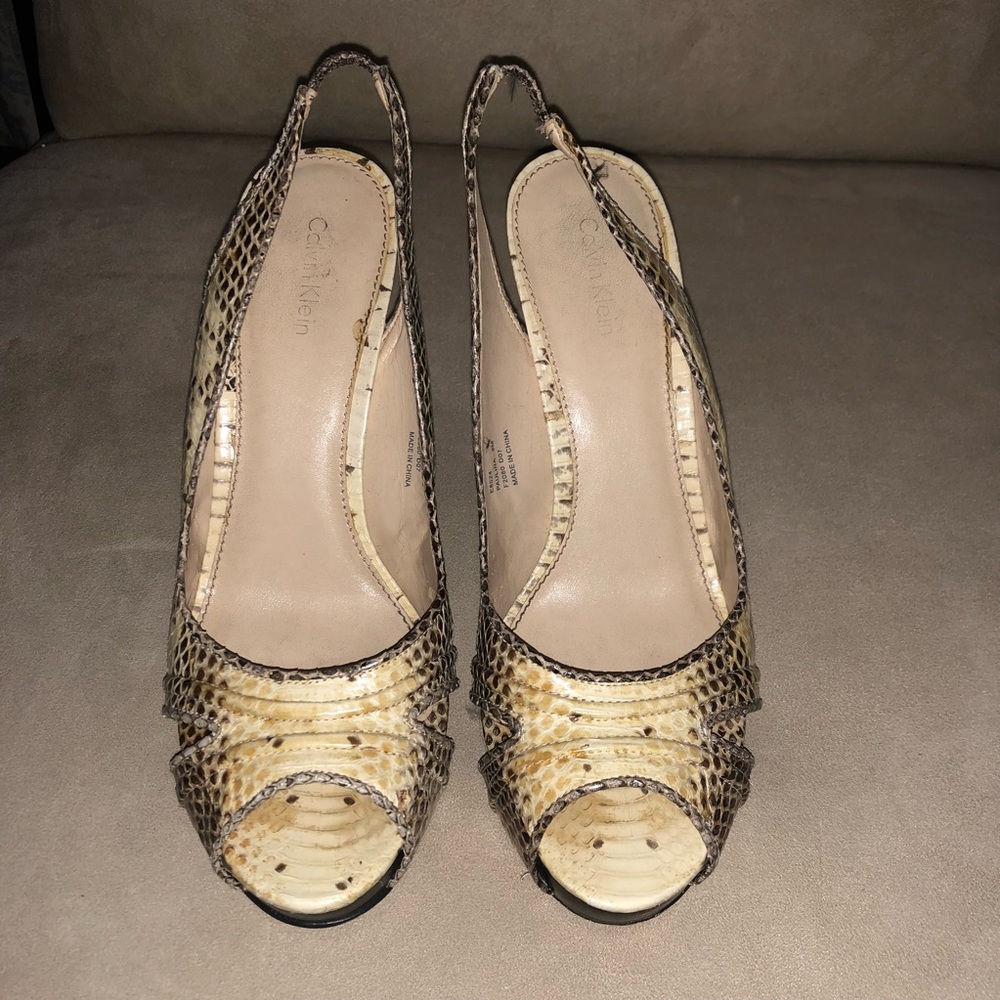 Calvin Klein Snake skin design sandals pump size 8